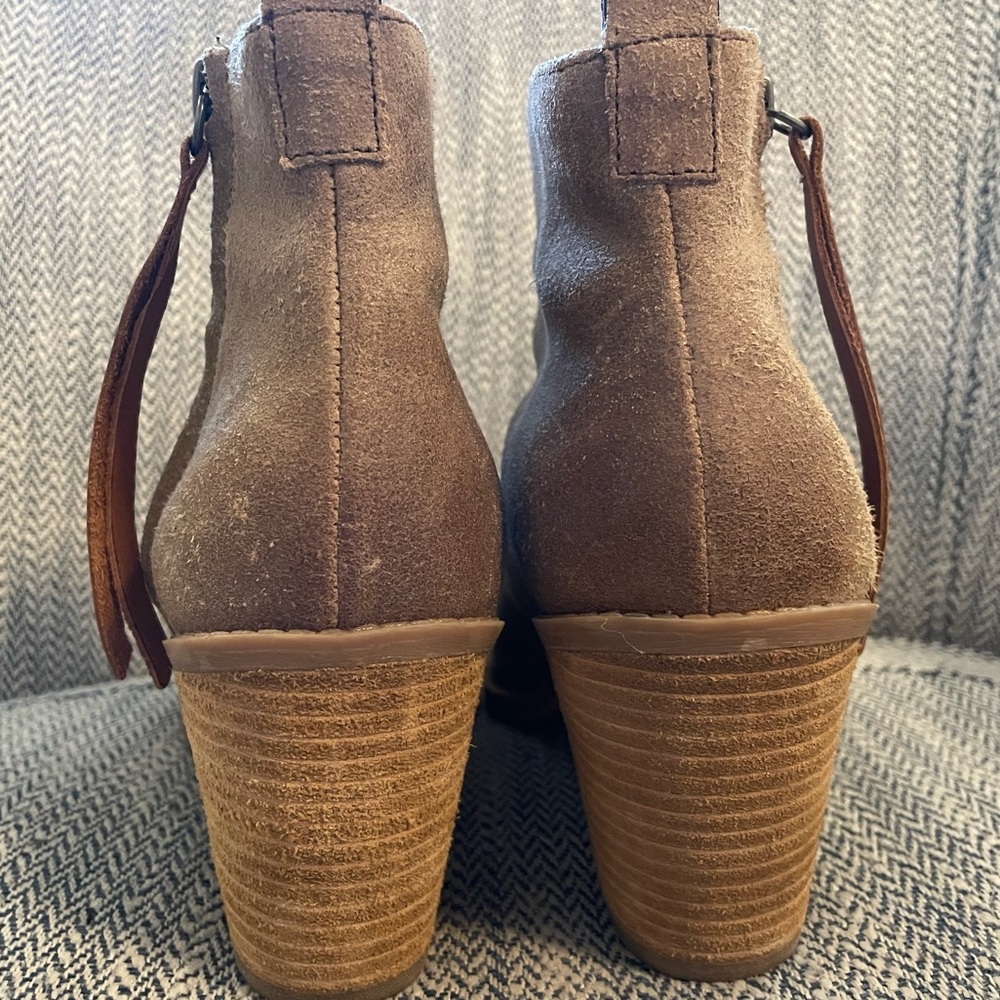 Dolce Vita Tan Heeled Booties - Picture 11 of 16